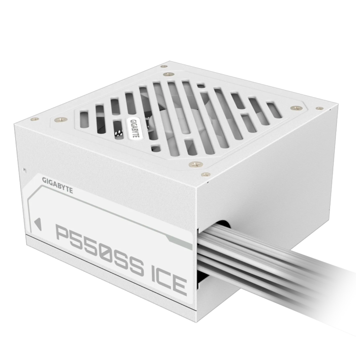 Fuente Gigabyte GP-P550SS ICE de 550W con certificación 80 PLUS Silver. Estable y eficiente para PCs de gama media, con conectores completos y construcción confiable.